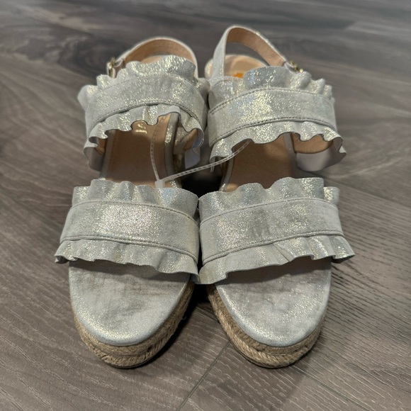 JACK ROGERS Shoes Womens 9.5 Silver Rosie Ruffle Wedge Platform Sandal NEW - Picture 4 of 6